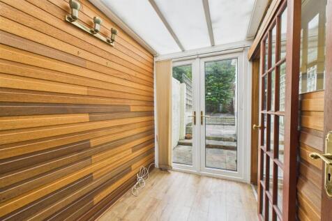 8 Kensington Road, St George, Bristol BS5 7NB | Fr