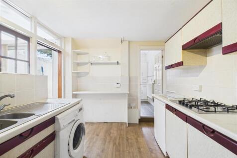 8 Kensington Road, St George, Bristol BS5 7NB | Fr