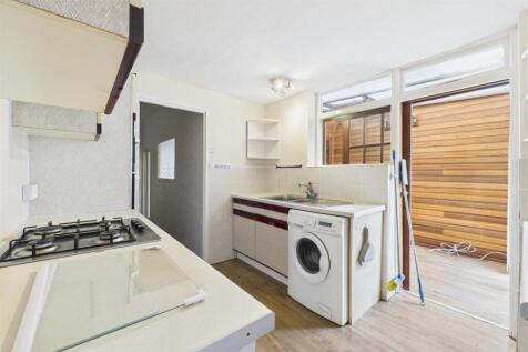 8 Kensington Road, St George, Bristol BS5 7NB | Fr