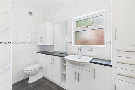 8 Kensington Road, St George, Bristol BS5 7NB | Fr