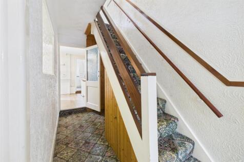 8 Kensington Road, St George, Bristol BS5 7NB | Fr