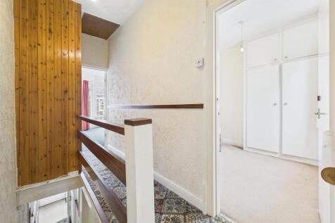 8 Kensington Road, St George, Bristol BS5 7NB | Fr