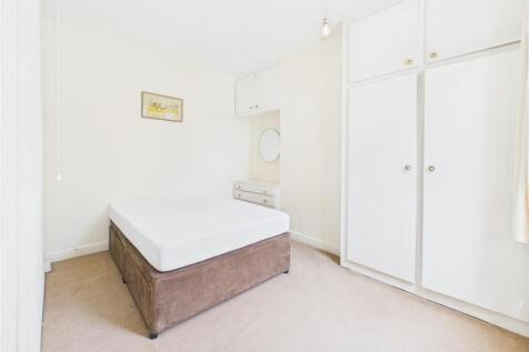 8 Kensington Road, St George, Bristol BS5 7NB | Fr