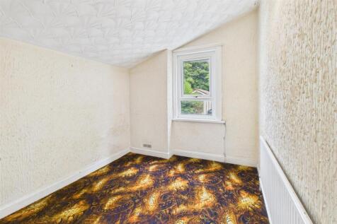 8 Kensington Road, St George, Bristol BS5 7NB | Fr