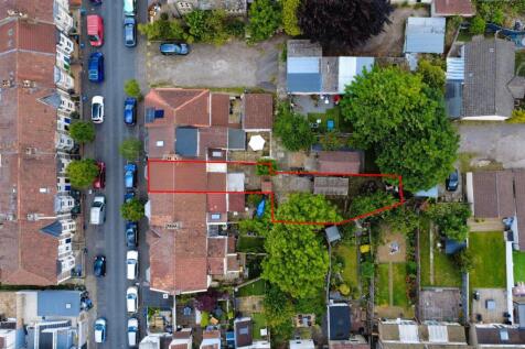 8 Kensington Road, St George, Bristol BS5 7NB | Fr