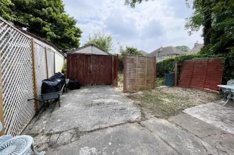 8 Kensington Road, St George, Bristol BS5 7NB | Fr