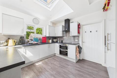 46 Frome Valley Road, Frenchay, Bristol BS16 1HE |