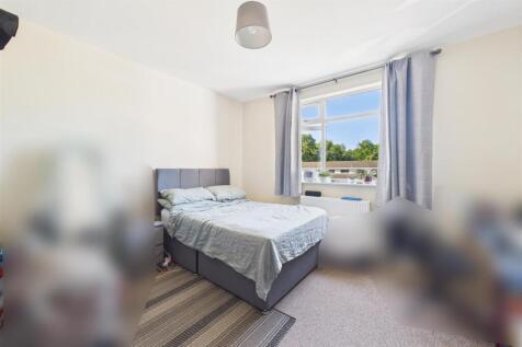 46 Frome Valley Road, Frenchay, Bristol BS16 1HE |