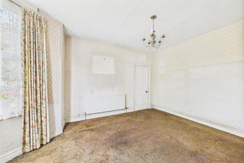 230 Coronation Road, Southville, Bristol BS3 1RL |