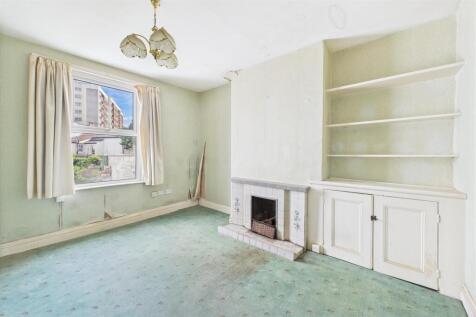230 Coronation Road, Southville, Bristol BS3 1RL |