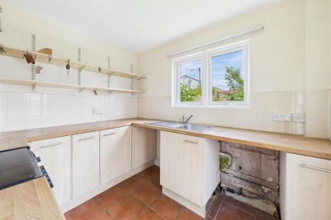 230 Coronation Road, Southville, Bristol BS3 1RL |