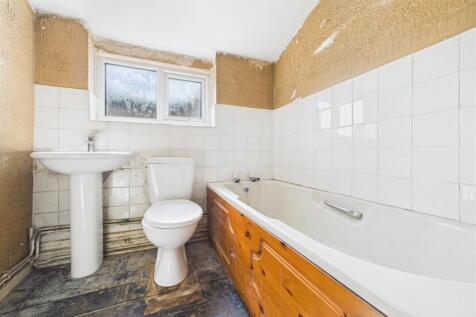 230 Coronation Road, Southville, Bristol BS3 1RL |