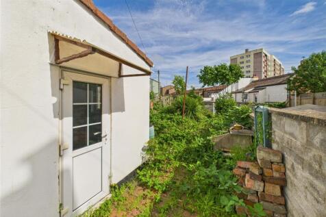 230 Coronation Road, Southville, Bristol BS3 1RL |