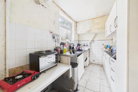 12 Bell Hill Road, St George, Bristol BS5 7LJ | Fr