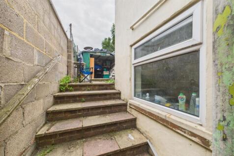 12 Bell Hill Road, St George, Bristol BS5 7LJ | Fr