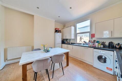 214 Cheltenham Road, Cotham, Bristol, BS6 5QU | Fr