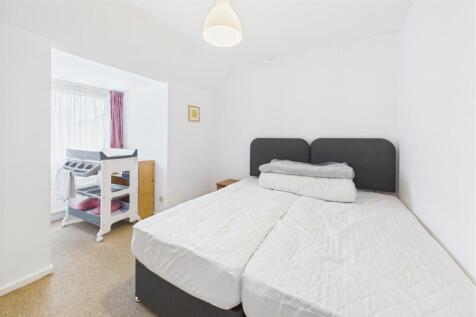 3 Home Farm, Shaplands, Stoke Bishop, Bristol BS9 