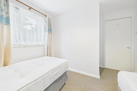 1A Shaplands, Stoke Bishop, Bristol BS9 1AY | A Fr