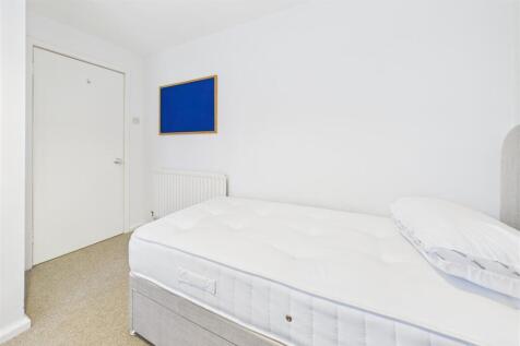 1A Shaplands, Stoke Bishop, Bristol BS9 1AY | A Fr