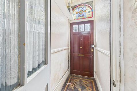 13 Wellington Avenue Montpelier, Bristol BS6 5HP |