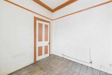 13 Wellington Avenue Montpelier, Bristol BS6 5HP |