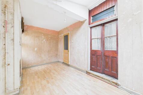 13 Wellington Avenue Montpelier, Bristol BS6 5HP |