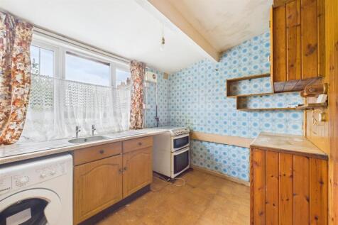 13 Wellington Avenue Montpelier, Bristol BS6 5HP |
