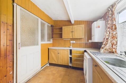 13 Wellington Avenue Montpelier, Bristol BS6 5HP |