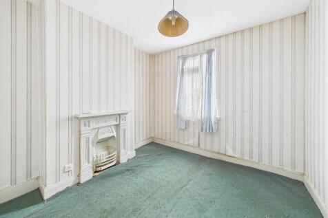 13 Wellington Avenue Montpelier, Bristol BS6 5HP |