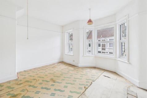 13 Wellington Avenue Montpelier, Bristol BS6 5HP |
