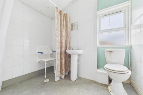 13 Wellington Avenue Montpelier, Bristol BS6 5HP |
