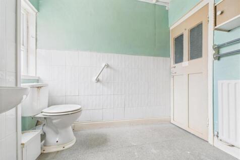 13 Wellington Avenue Montpelier, Bristol BS6 5HP |