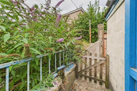 13 Wellington Avenue Montpelier, Bristol BS6 5HP |