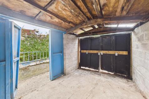 13 Wellington Avenue Montpelier, Bristol BS6 5HP |