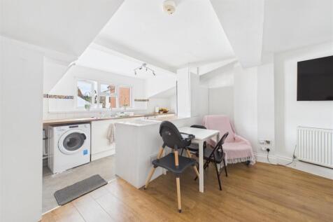 Flat A, 284 Gloucester Road, Horfield, Bristol BS7