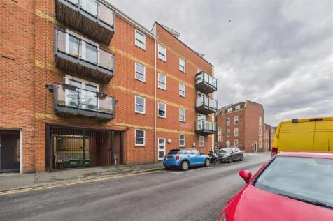 Flat 3, Balloon Court, 18 Cave Street St Pauls, Br