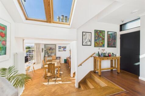 The Penthouse, 12 Kingsdown Parade, Bristol, BS6 5