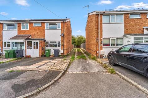 Garage 15 &#64; Bourne Avenue, Catshill, Bromsgrove B6