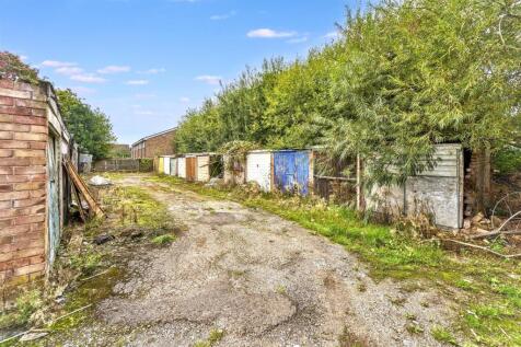 Garage 15 &#64; Bourne Avenue, Catshill, Bromsgrove B6