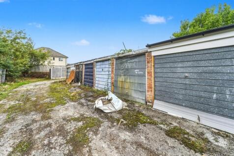 Garage 15 &#64; Bourne Avenue, Catshill, Bromsgrove B6