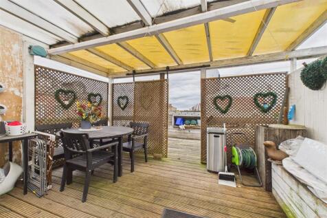 361 Two Mile Hill Road, Kingswood, Bristol BS15 1A