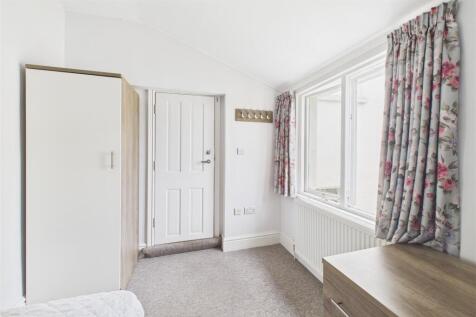 10 Osborne Villas, Kingsdown, Bristol BS2 8BP | Fr