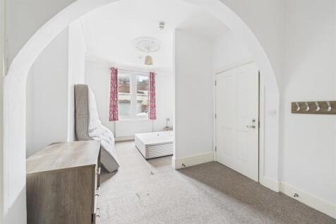 11 Osborne Villas, Kingsdown, Bristol BS2 8BP | Fr