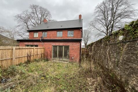 1 and 3, Mulberry Close Abergavenny, NP7 5ES | Fre