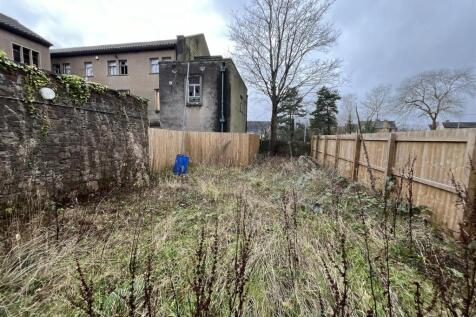 1 and 3, Mulberry Close Abergavenny, NP7 5ES | Fre