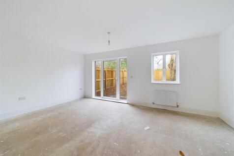 1 and 3, Mulberry Close Abergavenny, NP7 5ES | Fre