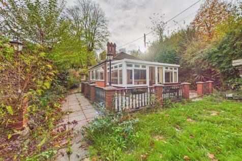 Cliff Lodge, 13 Old Teignmouth Road, Dawlish EX7 0