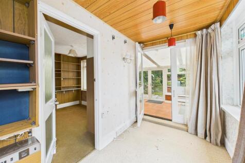 Cliff Lodge, 13 Old Teignmouth Road, Dawlish EX7 0