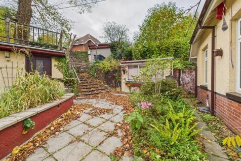 Cliff Lodge, 13 Old Teignmouth Road, Dawlish EX7 0