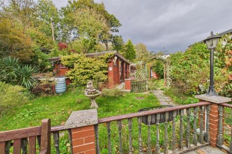 Cliff Lodge, 13 Old Teignmouth Road, Dawlish EX7 0